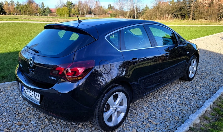 Opel Astra cena 27900 przebieg: 158500, rok produkcji 2010 z Kowalewo Pomorskie małe 106